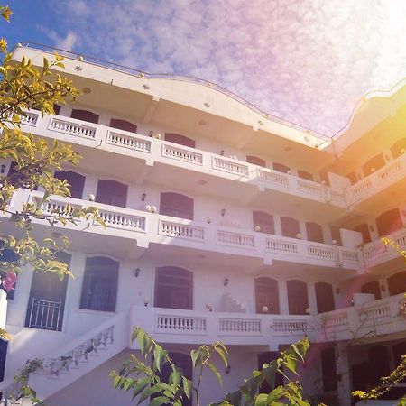Dew Grand Regency Apartman Bataduwa Kültér fotó